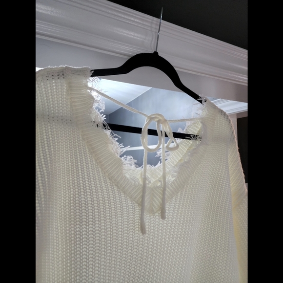 White Knit Sweater. Size L. SHEIN. - Picture 3 of 7